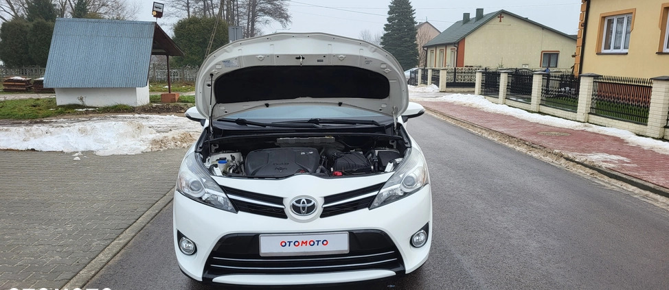 Toyota Verso cena 32900 przebieg: 185200, rok produkcji 2014 z Włodawa małe 436